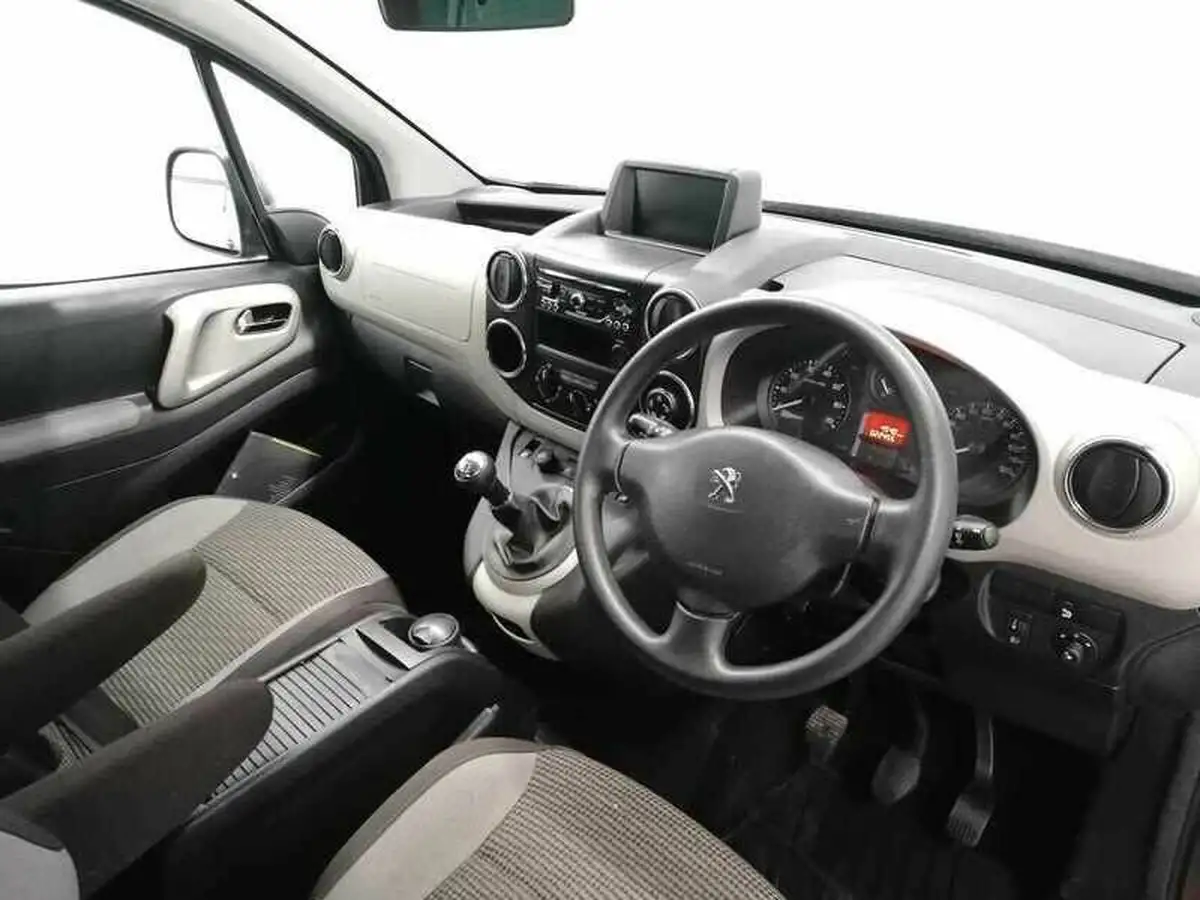 2015-peugeot-partner-16hdi-tepee-outdoor-92bhp-big-10