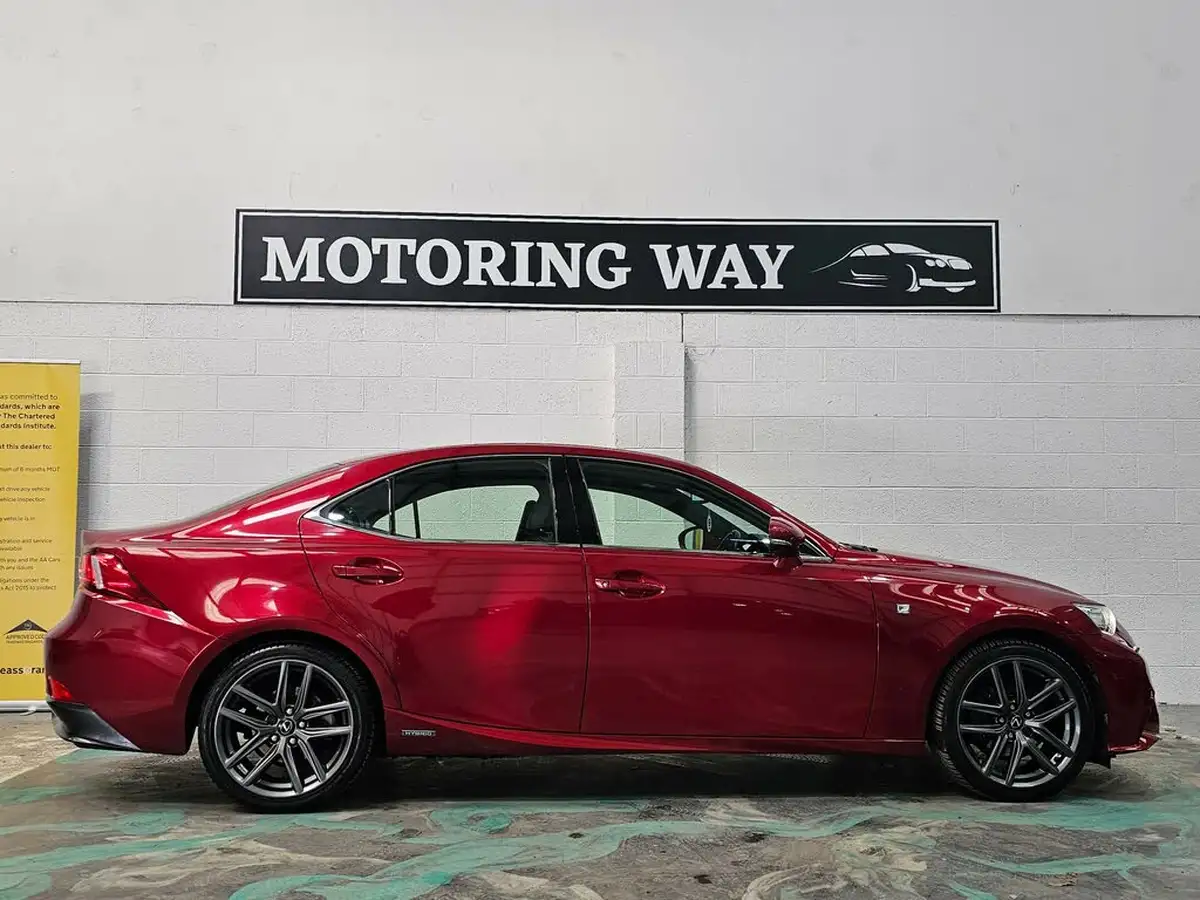 2014-lexus-is-300h-25-f-sport-big-24