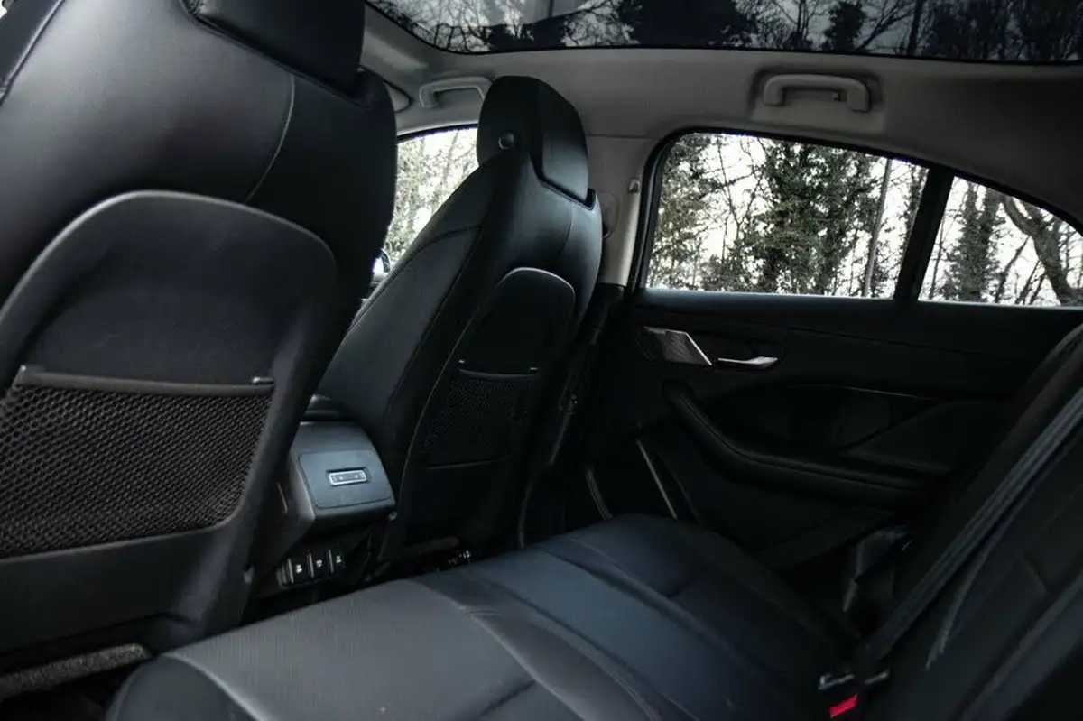 2020-jaguar-i-pace-ev400-s-big-19