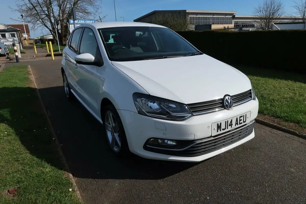 2014-volkswagen-polo-12-tsi-sel-5d-dsg-big-1