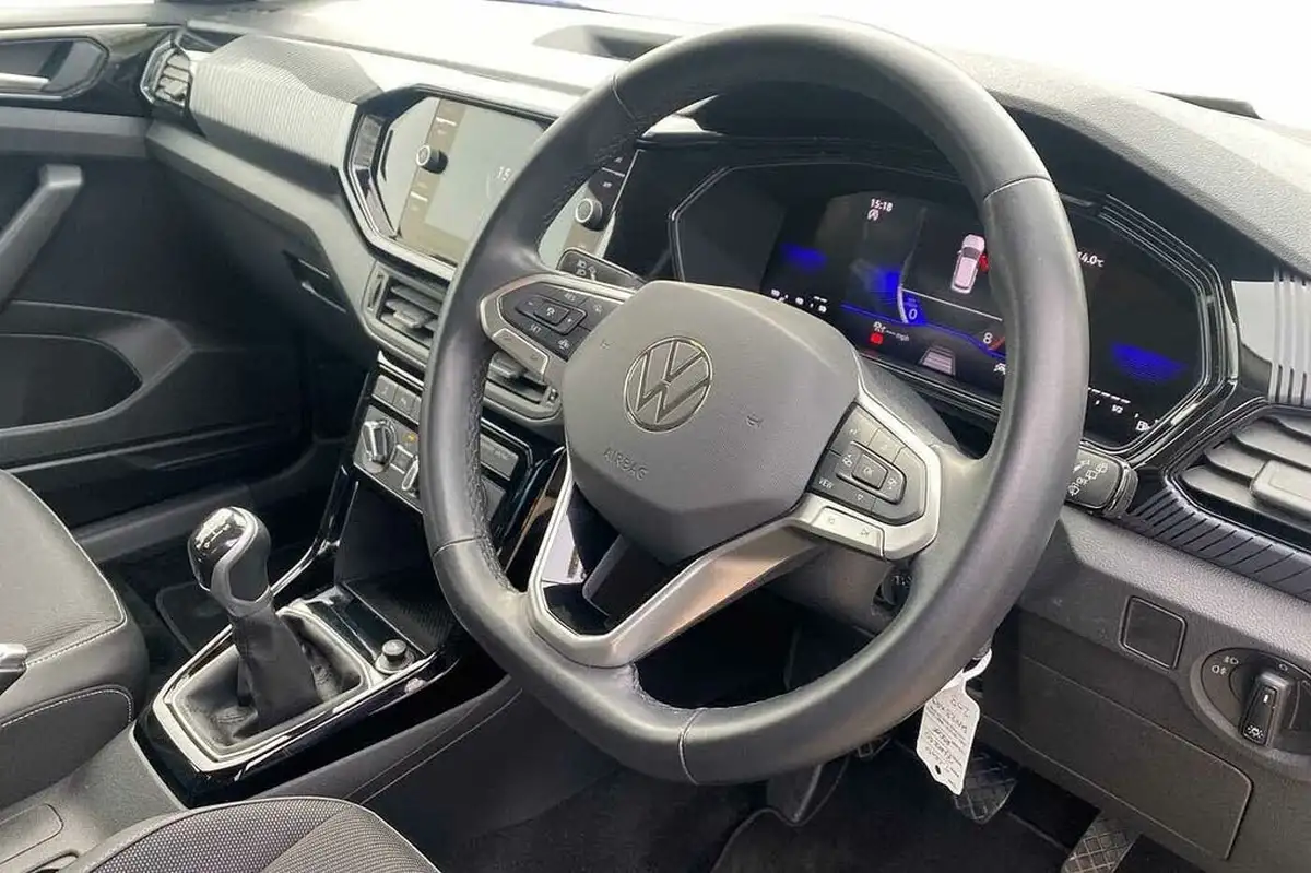 2023-volkswagen-t-cross-10-tsi-black-edition-110ps-big-5