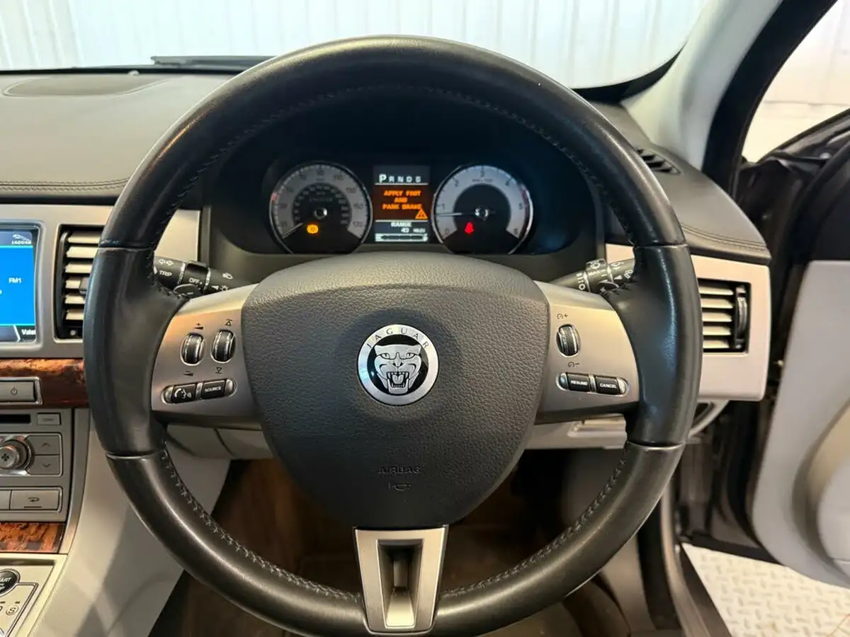 2010-jaguar-xf-30td-premium-luxury-big-18