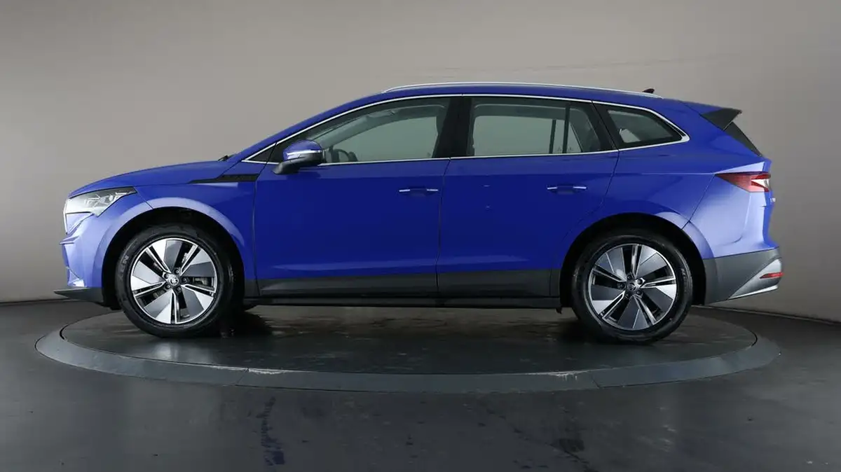 2022-skoda-enyaq-e-80-82-kwh-big-33
