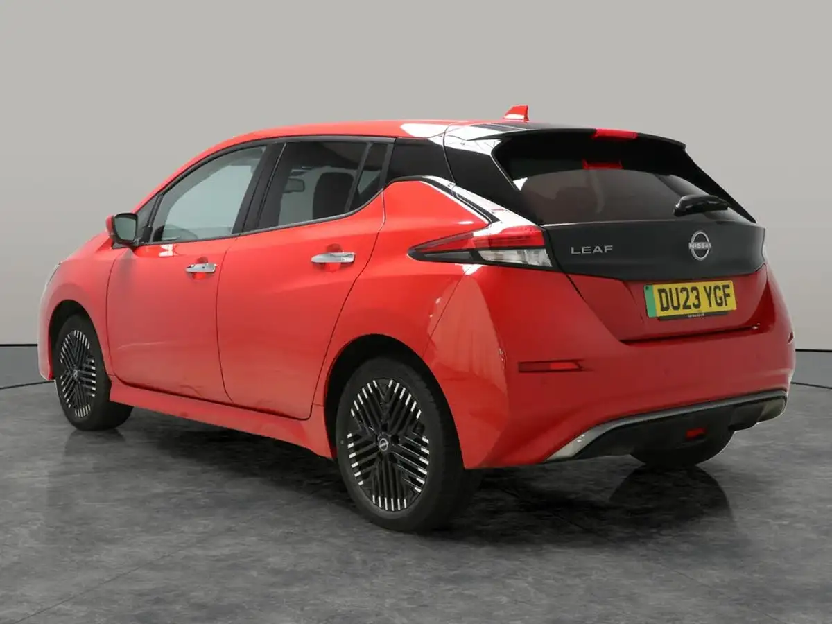 2023-nissan-leaf-e-e-tekna-59kwh-big-9