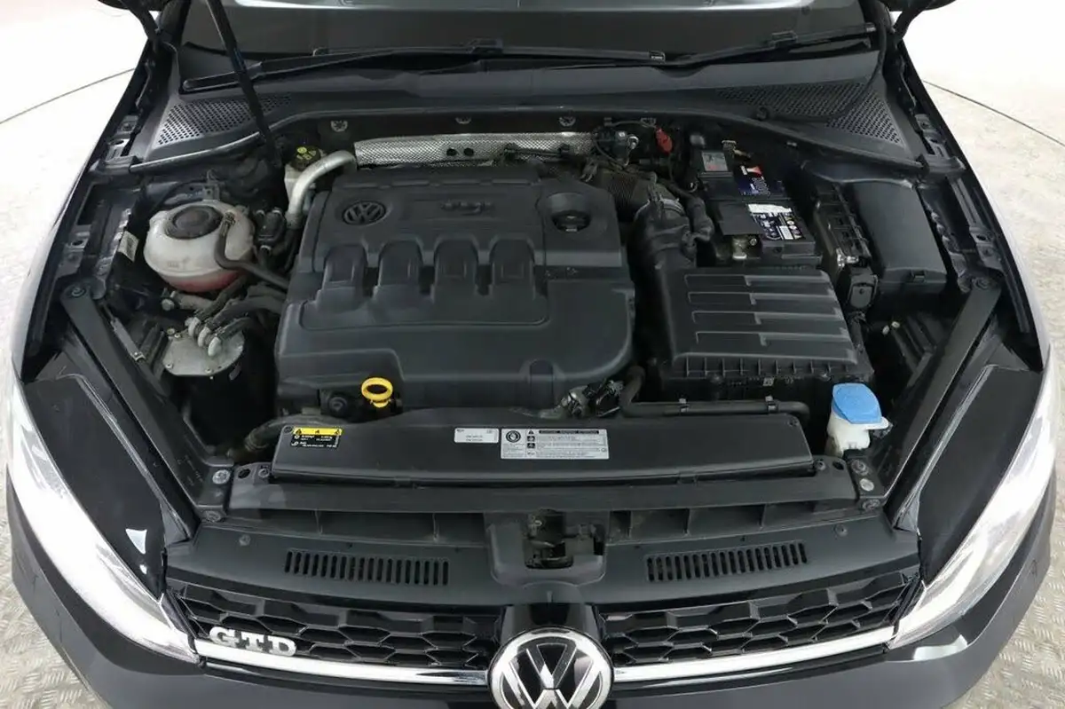 2017-volkswagen-golf-20tdi-gtd-ss-hatchback-5d-dsg-big-9