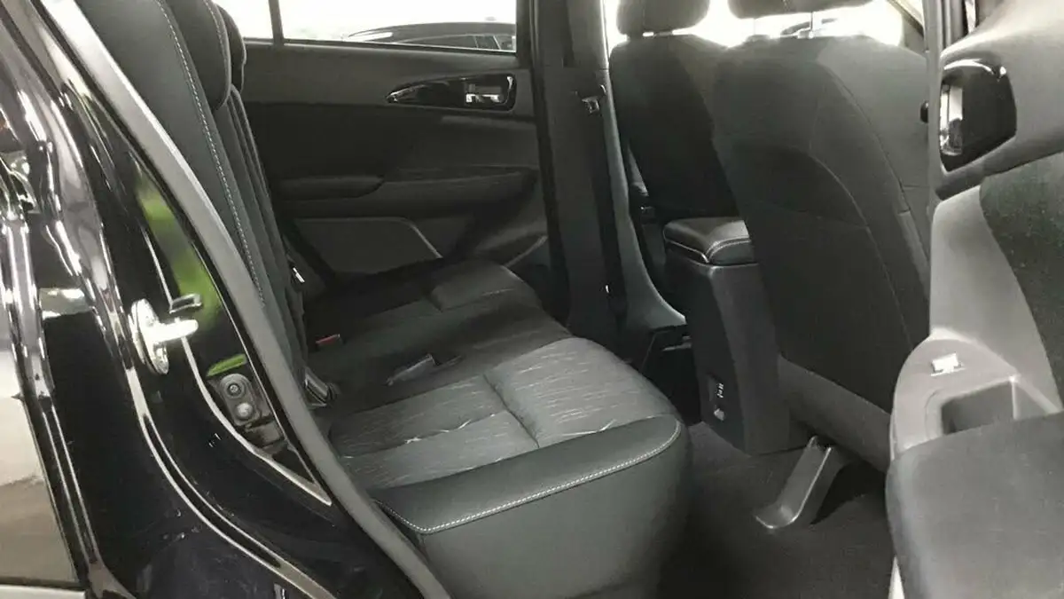 2021-mitsubishi-eclipse-cross-15-4-big-9