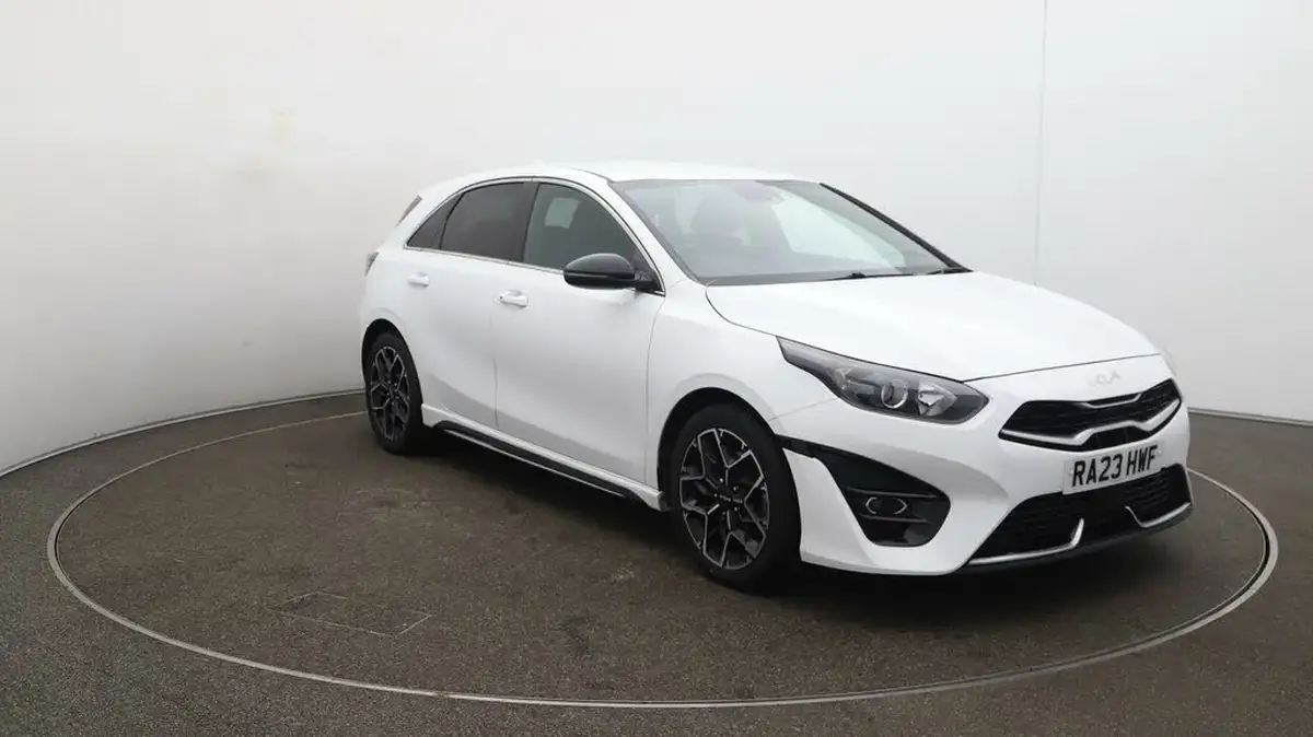 2022-kia-ceed-15-t-gdi-gt-line-big-35