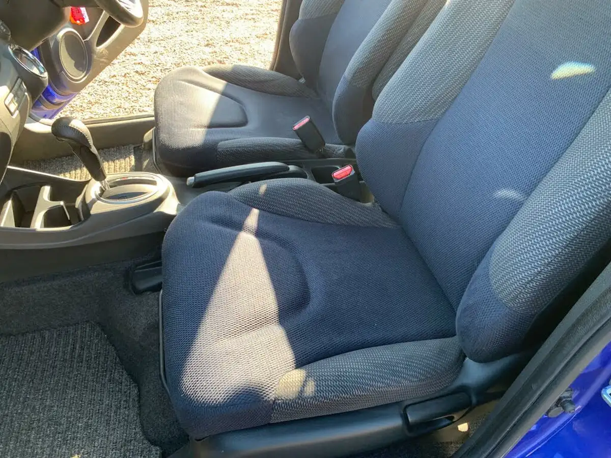 2015-honda-jazz-14-es-plus-cvt-big-24