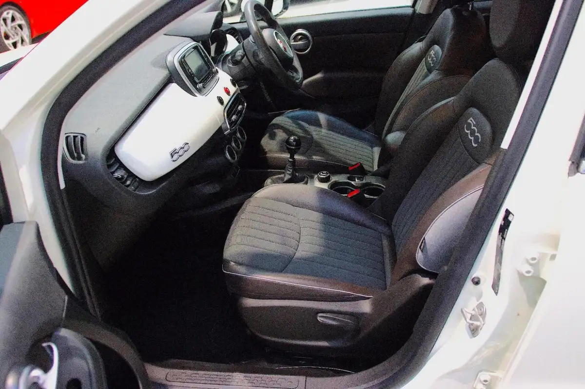 2017-fiat-500x-13multijet-lounge-big-10