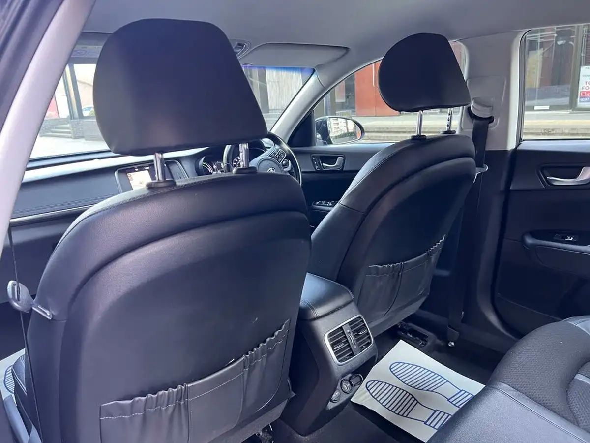 2018-kia-optima-20-gdi-phev-saloon-4d-big-6