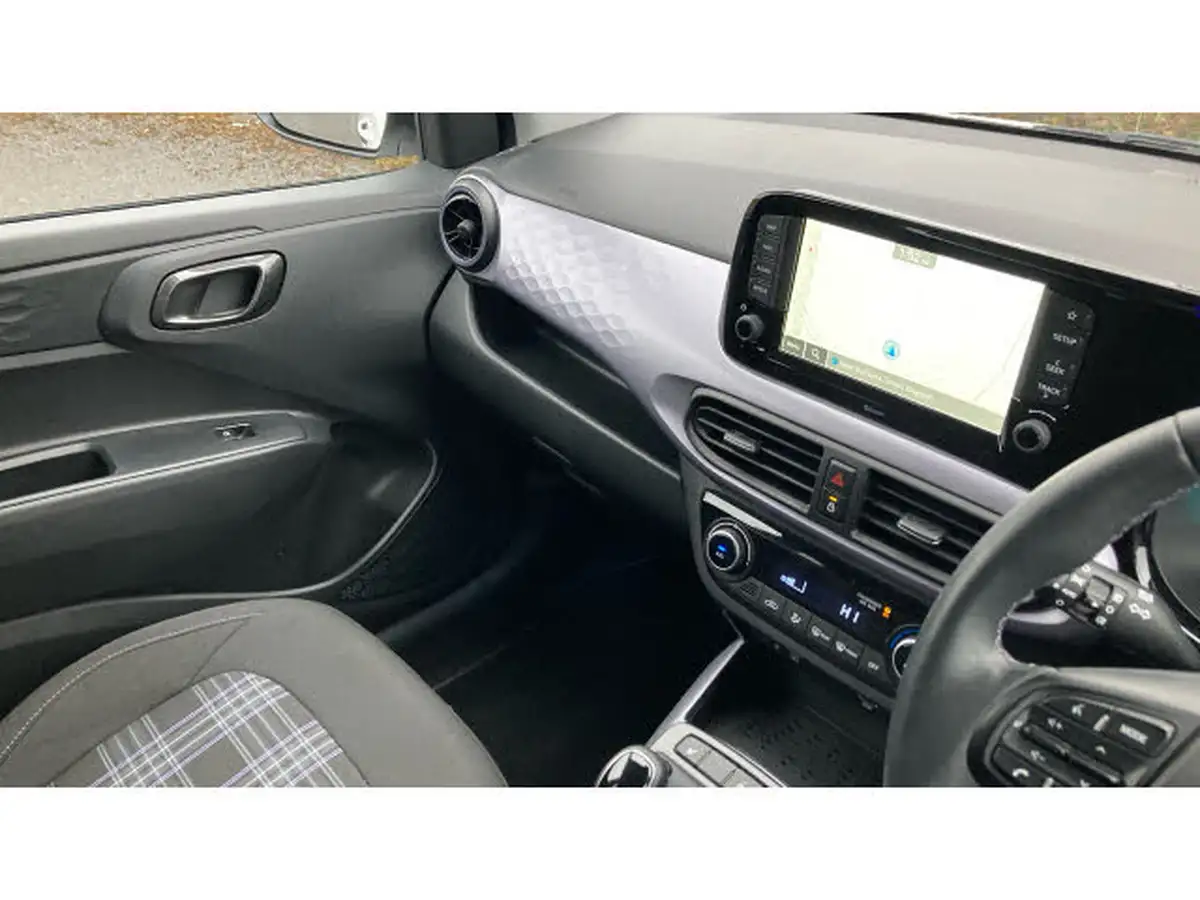 2024-hyundai-i10-12-premium-79ps-auto-big-13