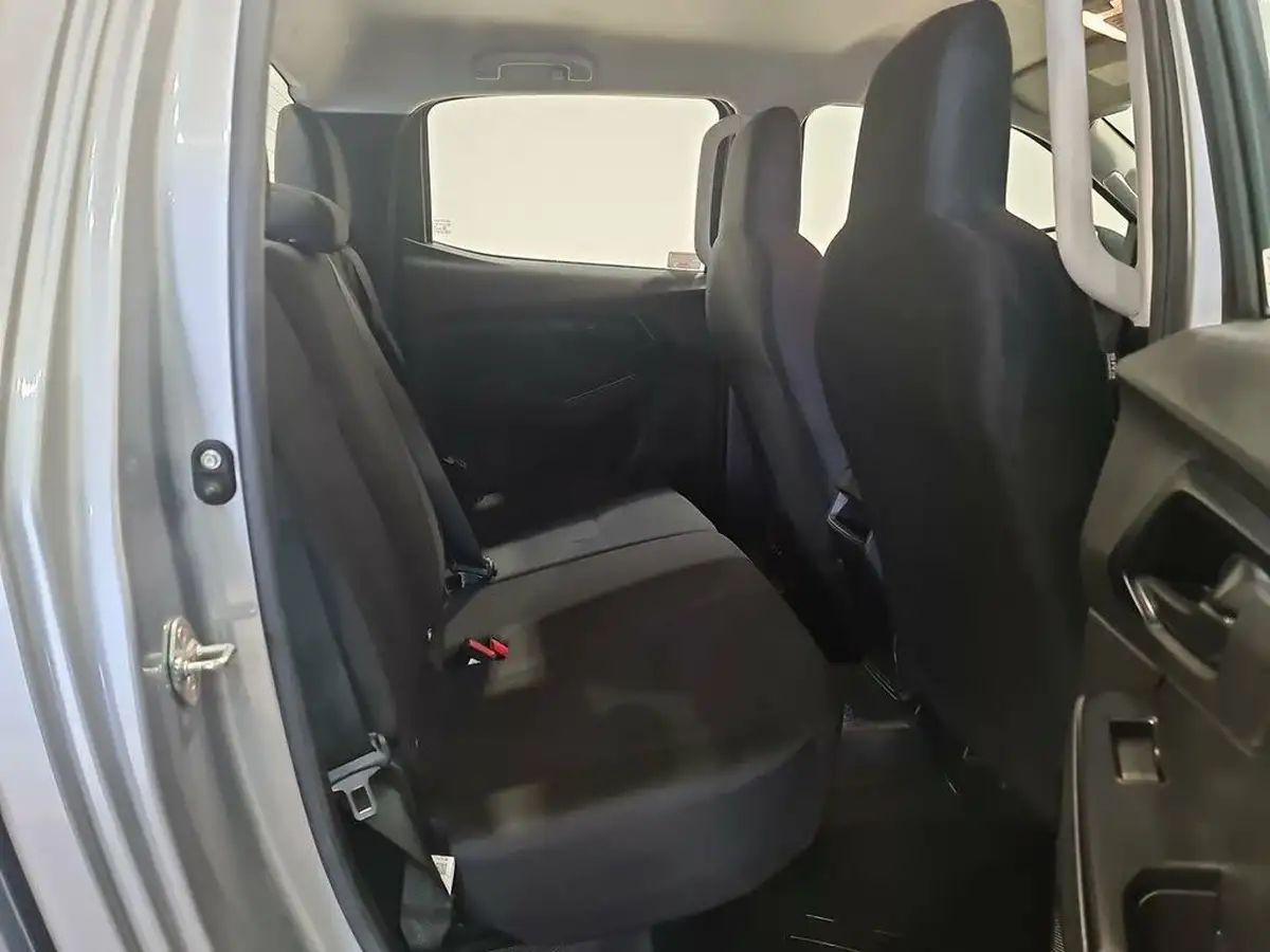 2023-isuzu-d-max-19td-utility-4x4-double-rear-differential-lock-big-14