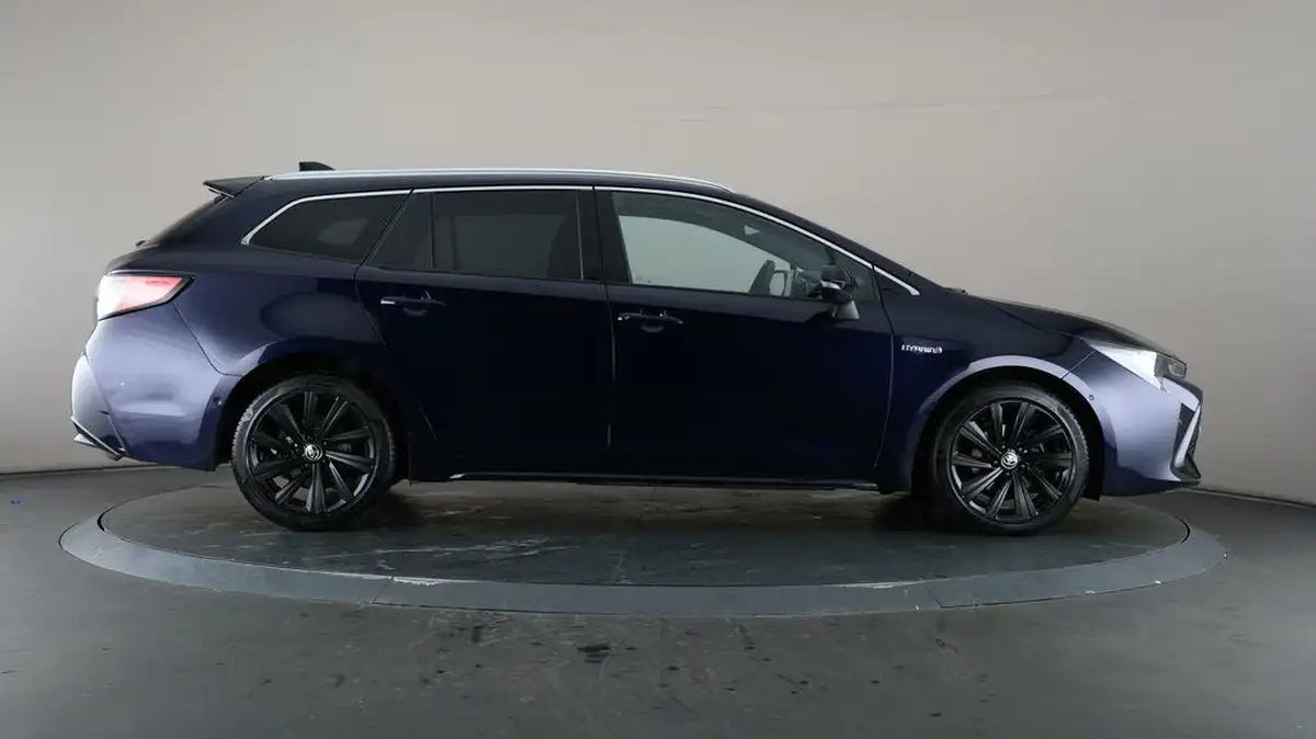 2021-toyota-corolla-18-vvt-i-design-trk-touring-sports-5d-big-60
