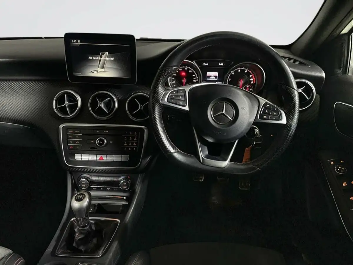 2016-mercedes-benz-a-class-16-a160-amg-line-ss-big-14