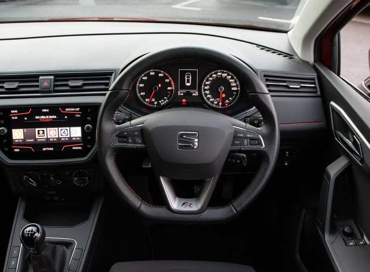 2020-seat-ibiza-10-mpi-fr-big-22
