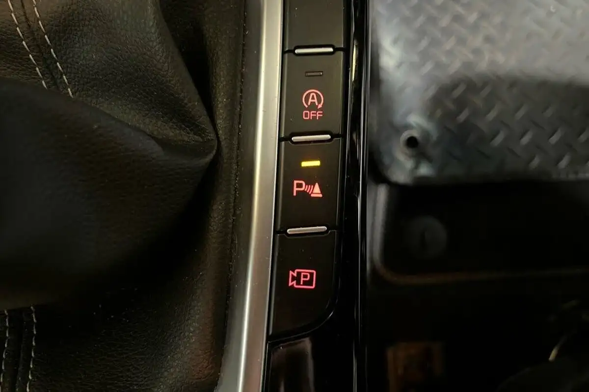 2022-kia-pro-ceed-15-t-gdi-gt-line-big-16
