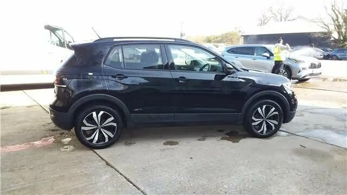 2023-volkswagen-t-cross-10-tsi-black-edition-110ps-big-4