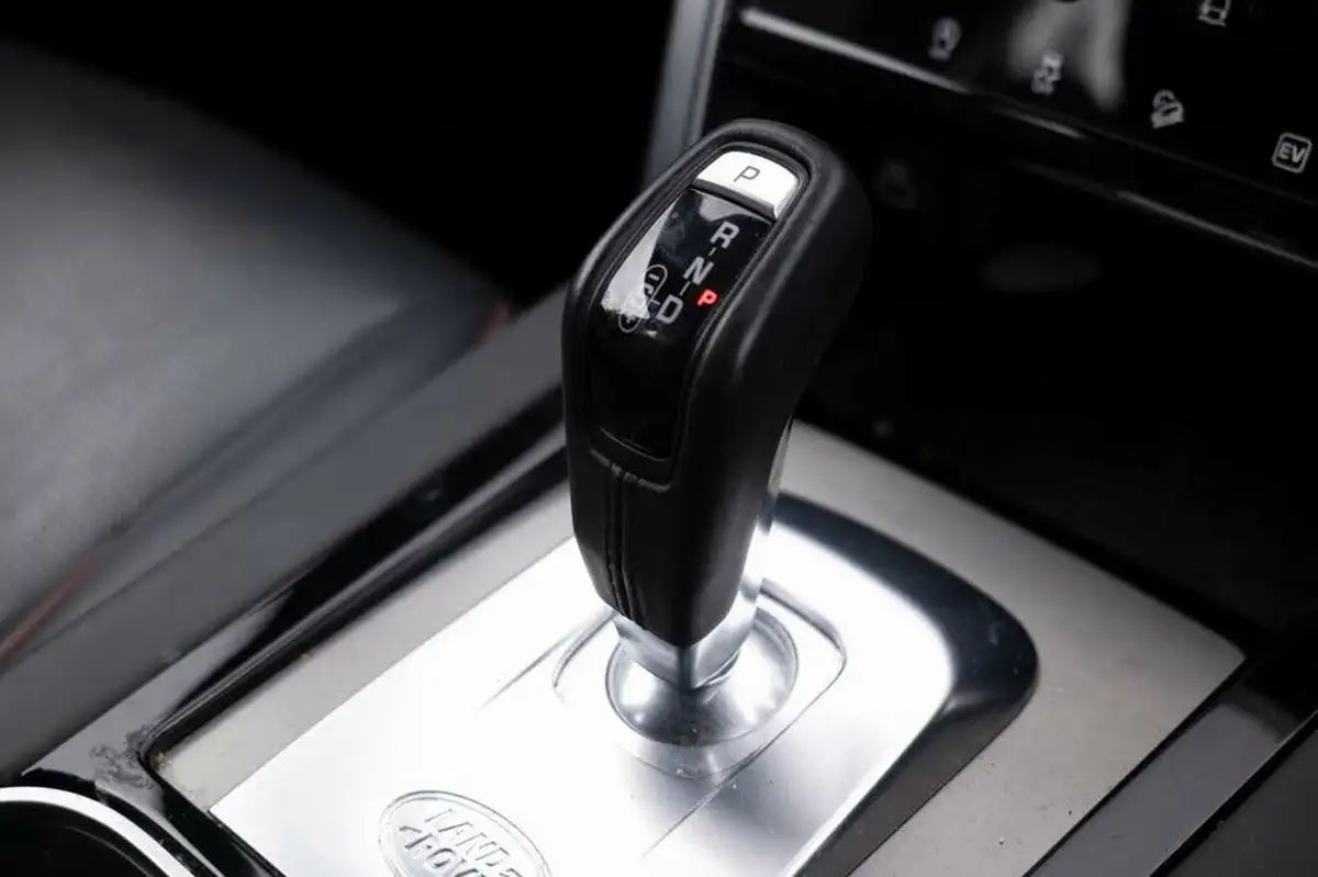 2021-land-rover-discovery-sport-15-p300e-r-dynamic-hse-big-7