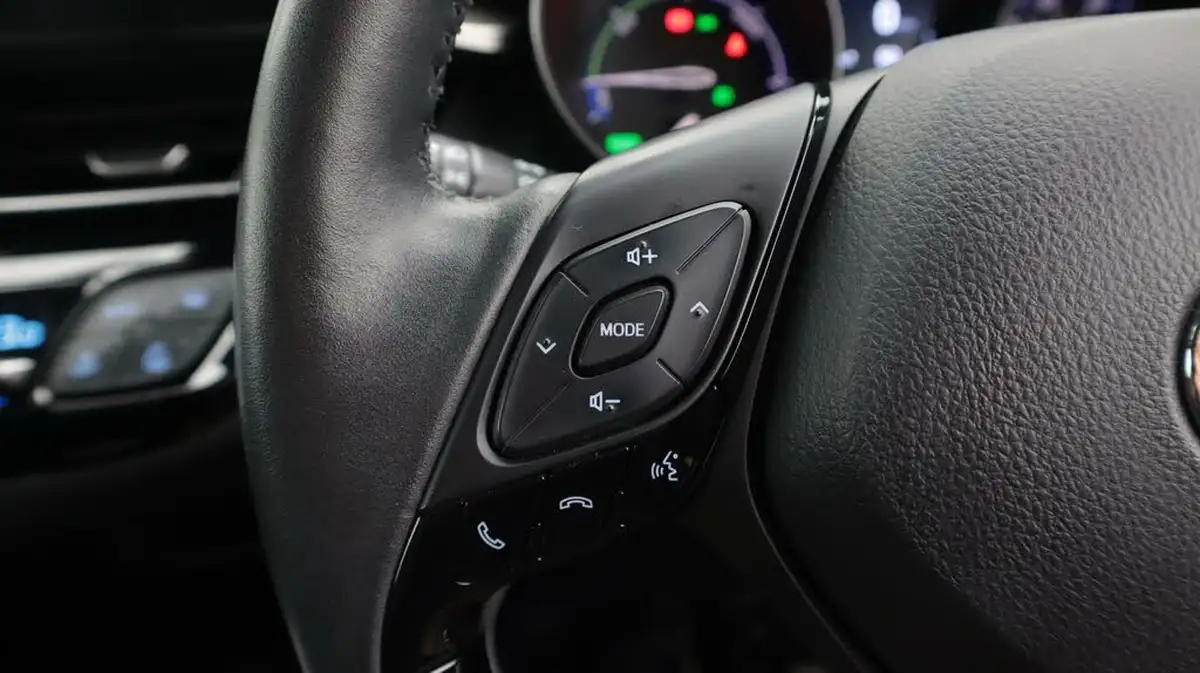 2021-toyota-c-hr-18-vvt-i-excel-big-25