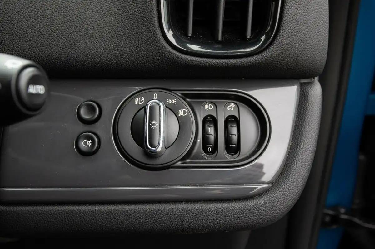 2019-mini-countryman-15-cooper-classic-auto-big-17