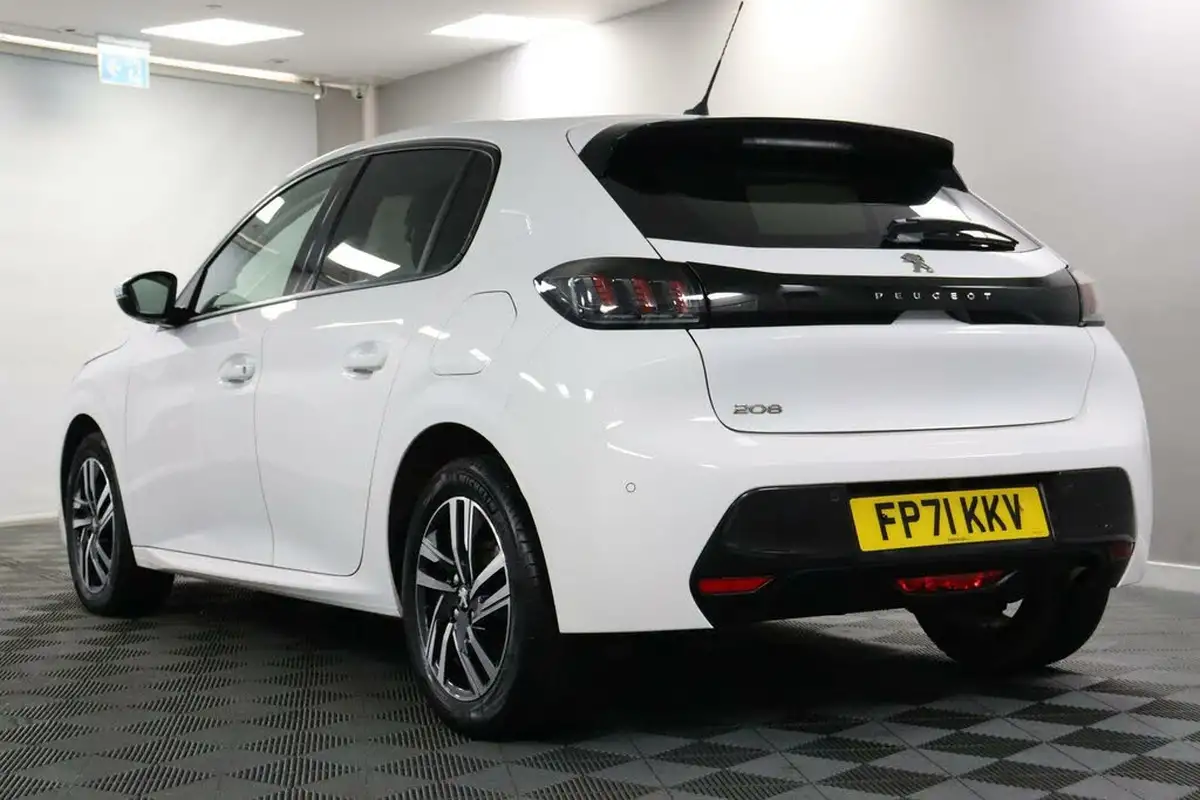 2021-peugeot-208-12-puretech-allure-premium-100bhp-big-17
