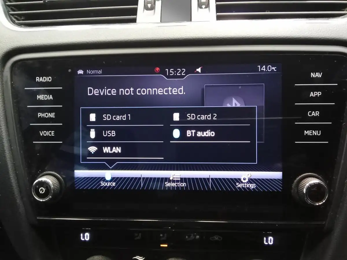 2020-skoda-octavia-16tdi-se-drive-estate-big-9