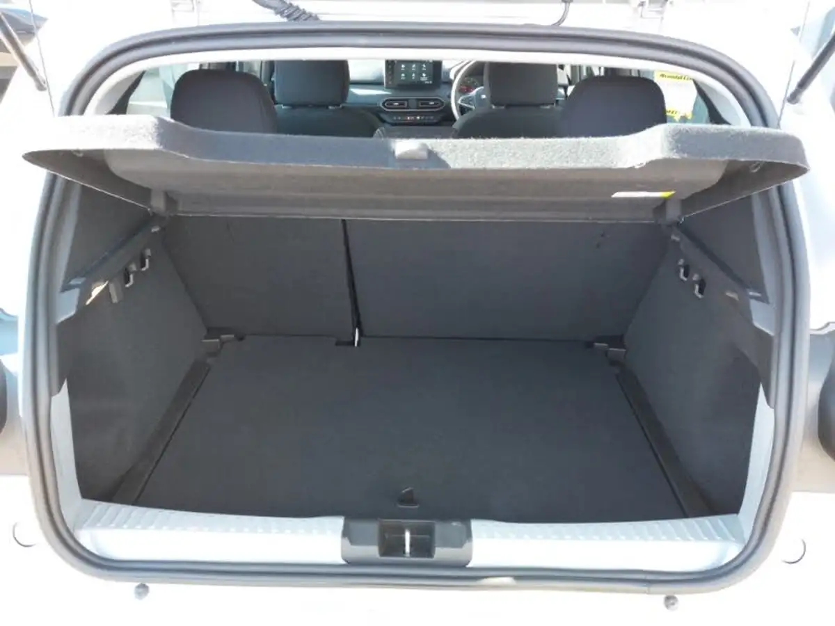 2024-dacia-sandero-stepway-10-tce-extreme-90bhp-big-7