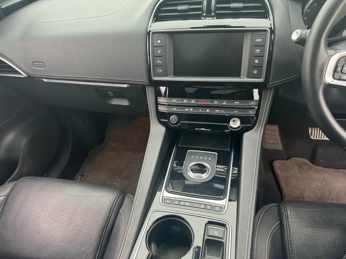 2016-jaguar-f-pace-20-i4d-r-sport-awd-auto-big-58