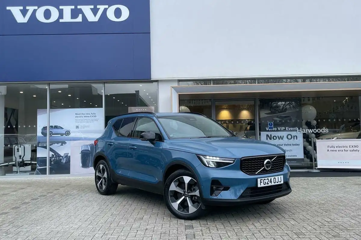 2024-volvo-xc40-20-b4-plus-big-0