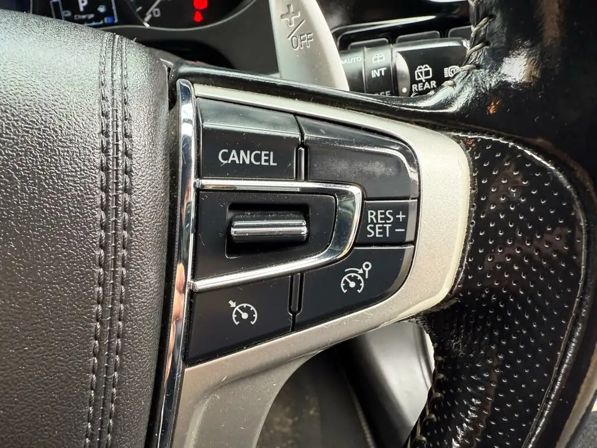 2020-mitsubishi-outlander-24-dynamic-phev-big-23