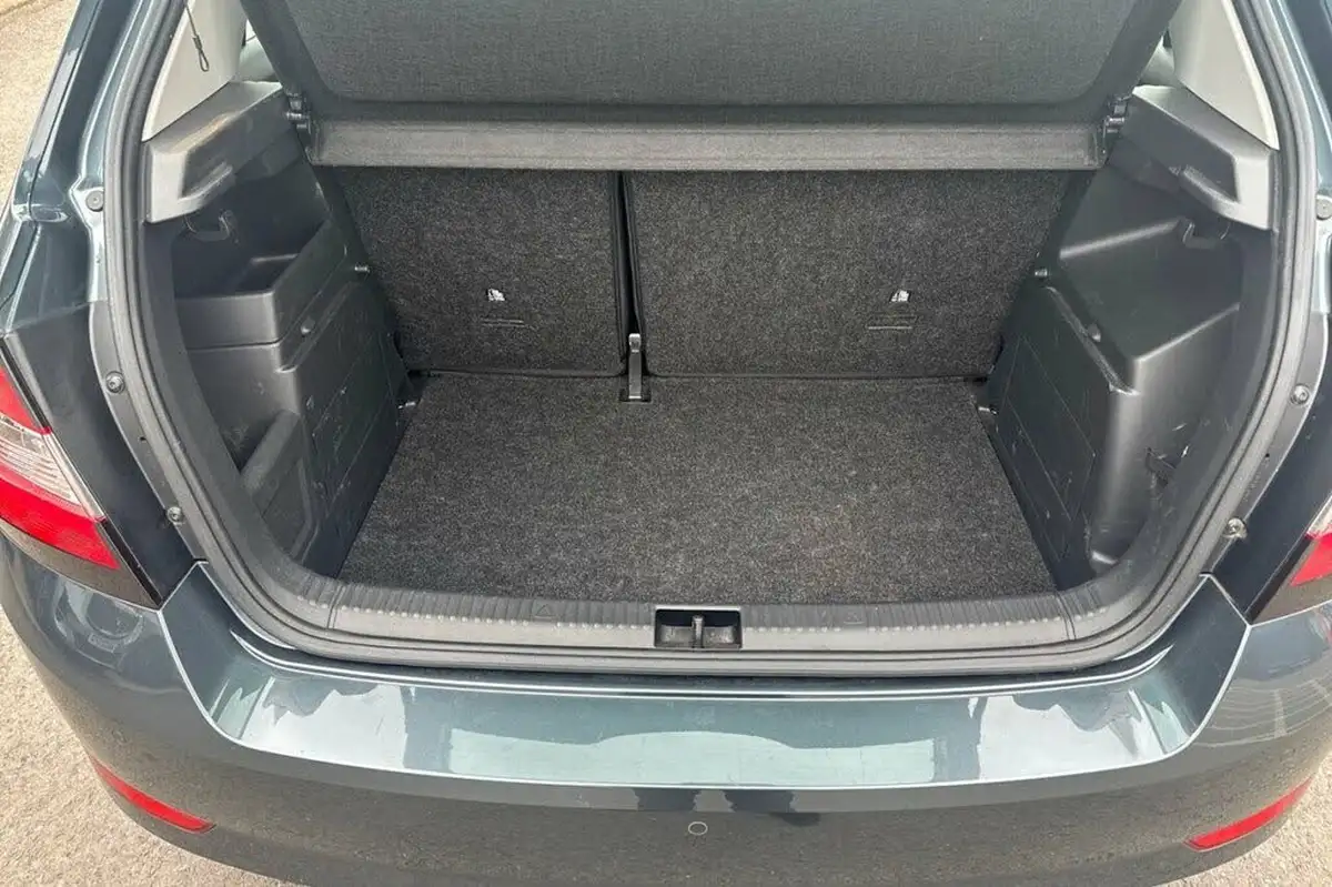 2020-skoda-fabia-10-tsi-se-110ps-hatchback-big-32
