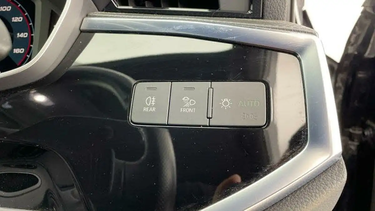 2021-audi-q3-15-35-tfsi-black-edition-codcomfort-sound-pack-station-wagon-big-19