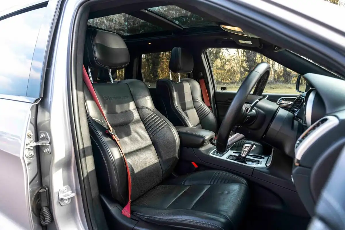 2019-jeep-grand-cherokee-62-hemi-trackhawk-big-6