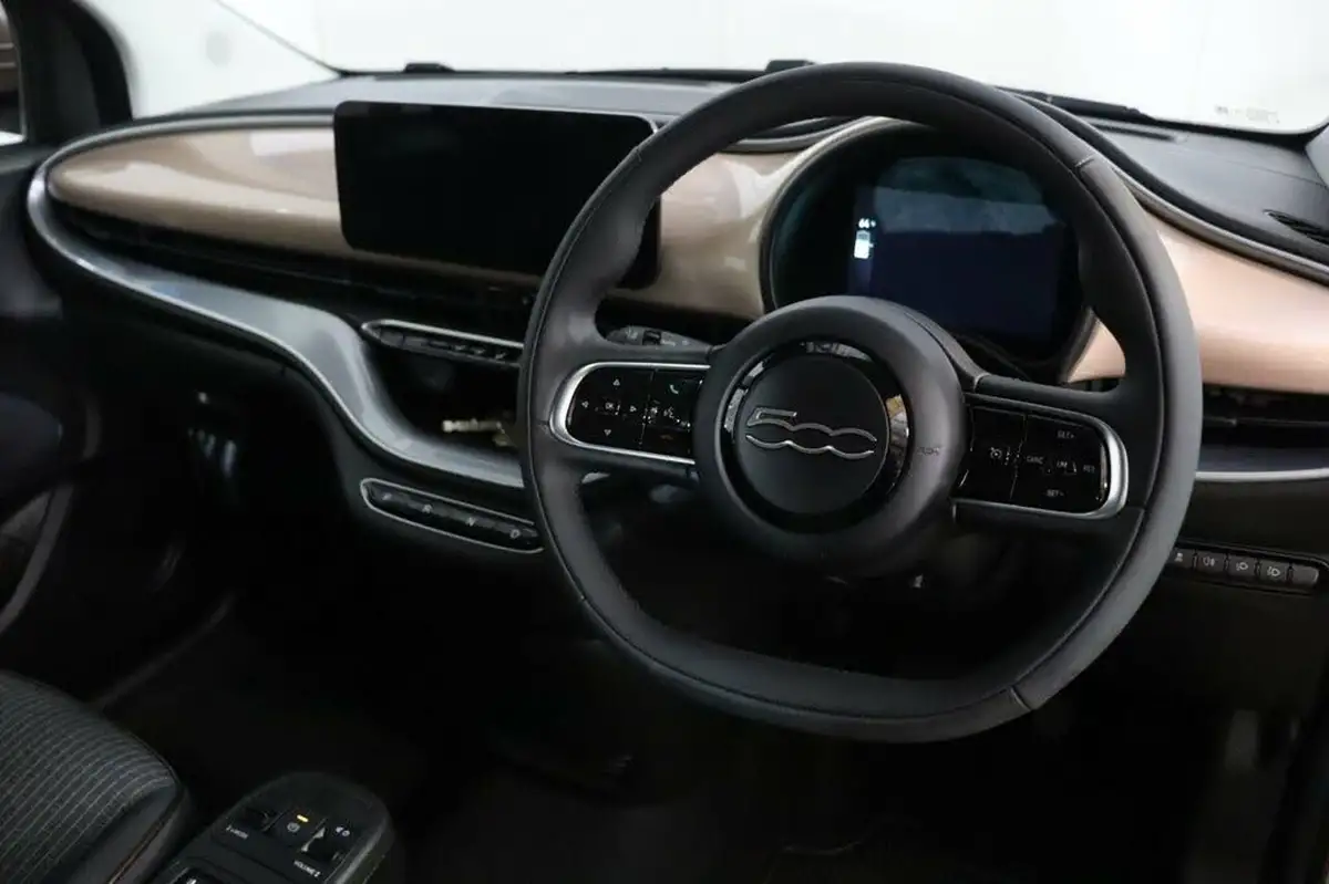 2021-fiat-500-e-icon-big-19