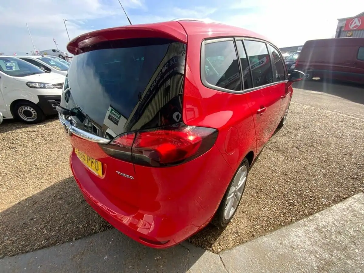 2015-vauxhall-zafira-tourer-14i-16v-turbo-sri-big-5