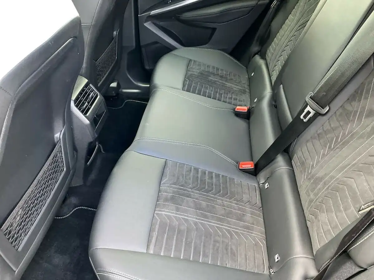 2024-peugeot-3008-suv-12-puretech-gt-136ps-hybrid-e-dsc6-big-21