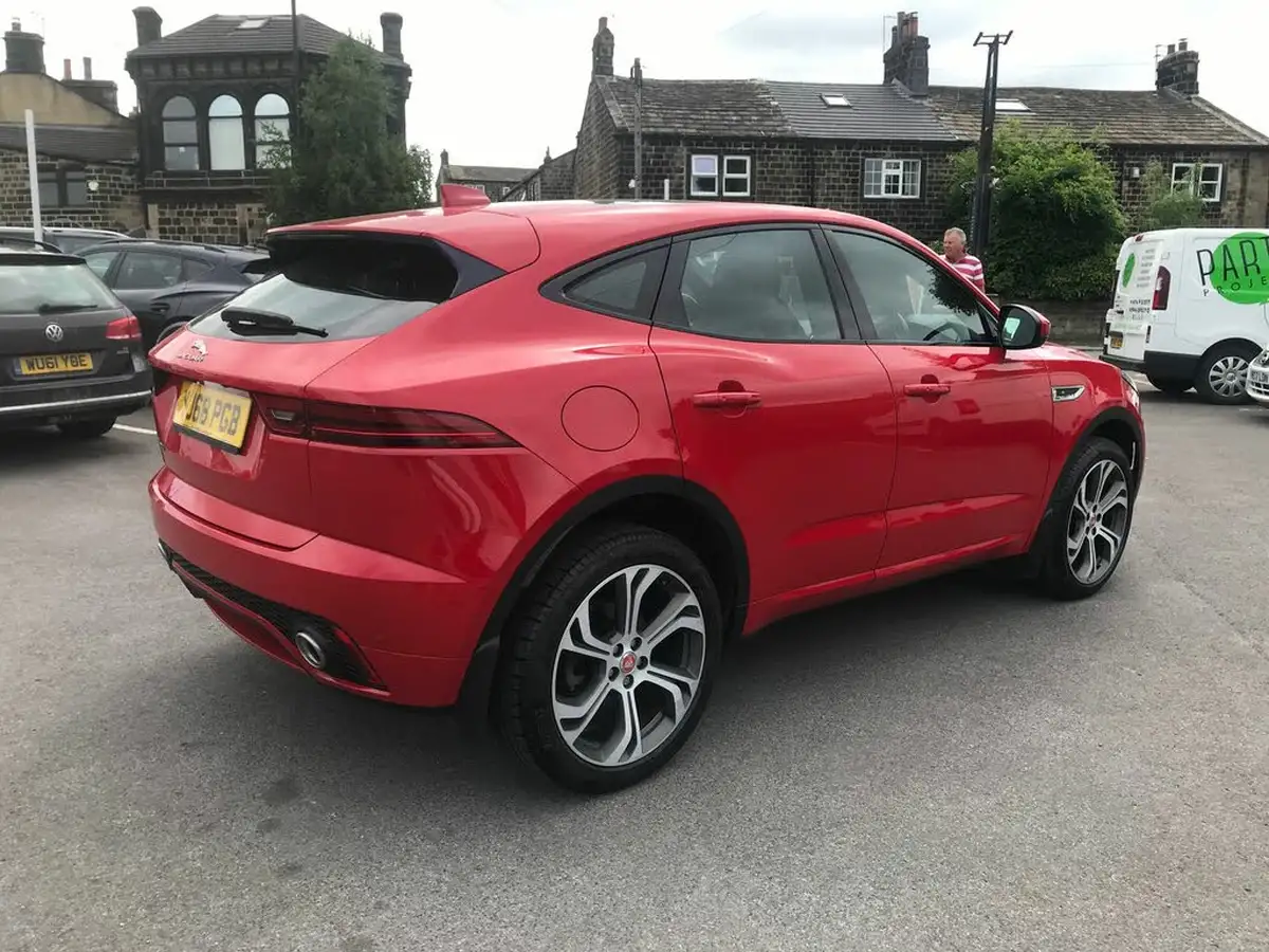 2018-jaguar-e-pace-20-i4d-first-edition-big-20