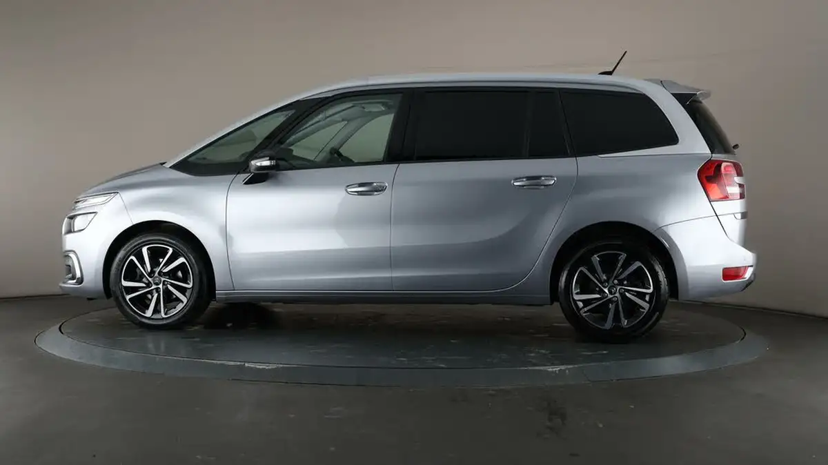 2021-citroen-grand-c4-spacetourer-12-puretech-sense-big-32