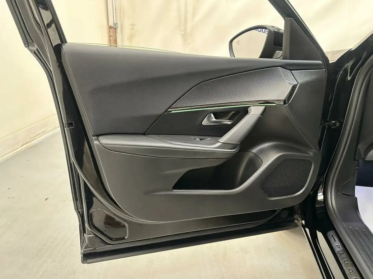 2022-peugeot-2008-suv-12-puretech-gt-eat8-big-26