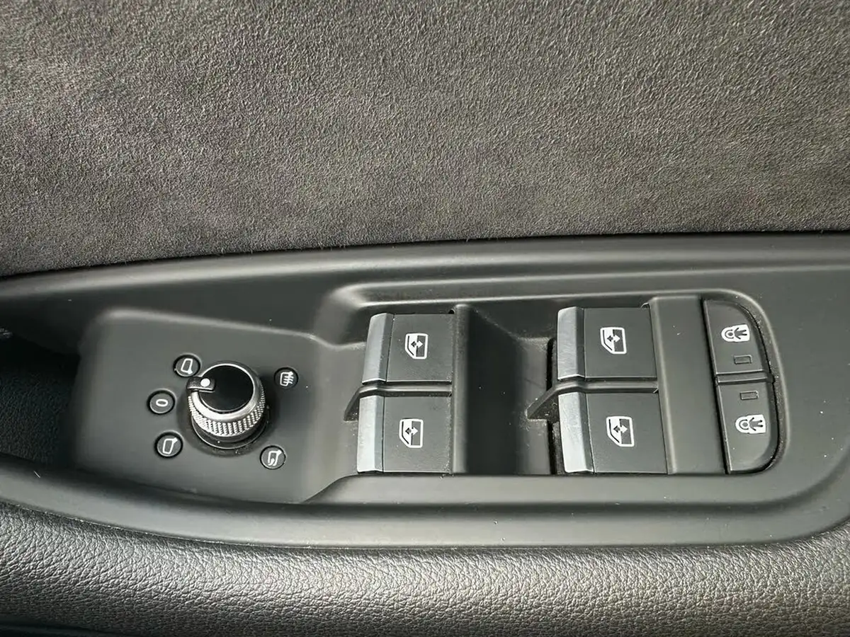 2021-audi-a4-avant-20-35-tdi-s-line-big-18