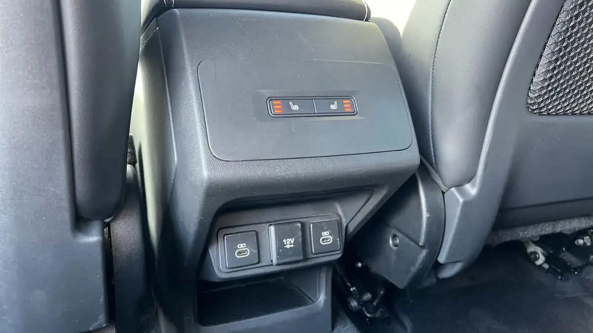 2022-jaguar-i-pace-ev400-hse-black-big-12