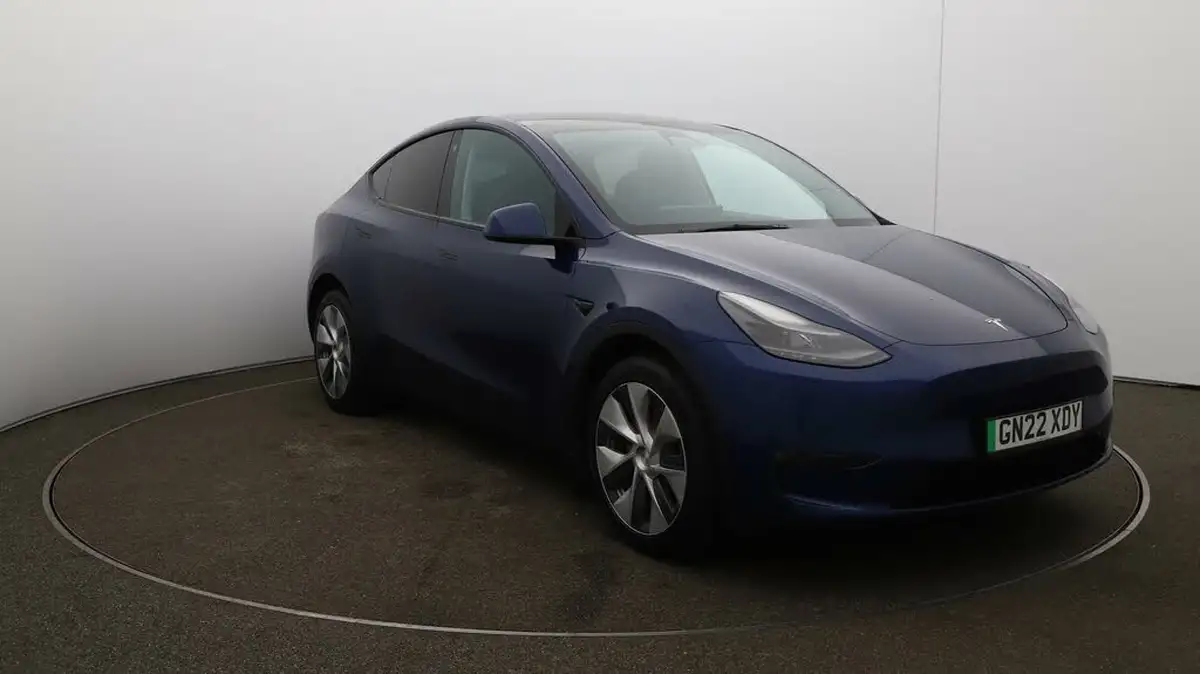 2022-tesla-model-y-e-long-range-big-42