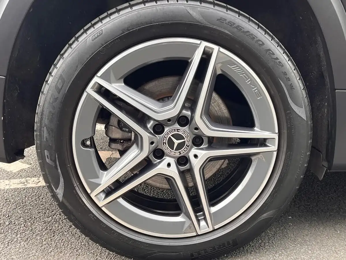 2020-mercedes-benz-glb-class-20d-glb220d-amg-line-premium-5-big-3