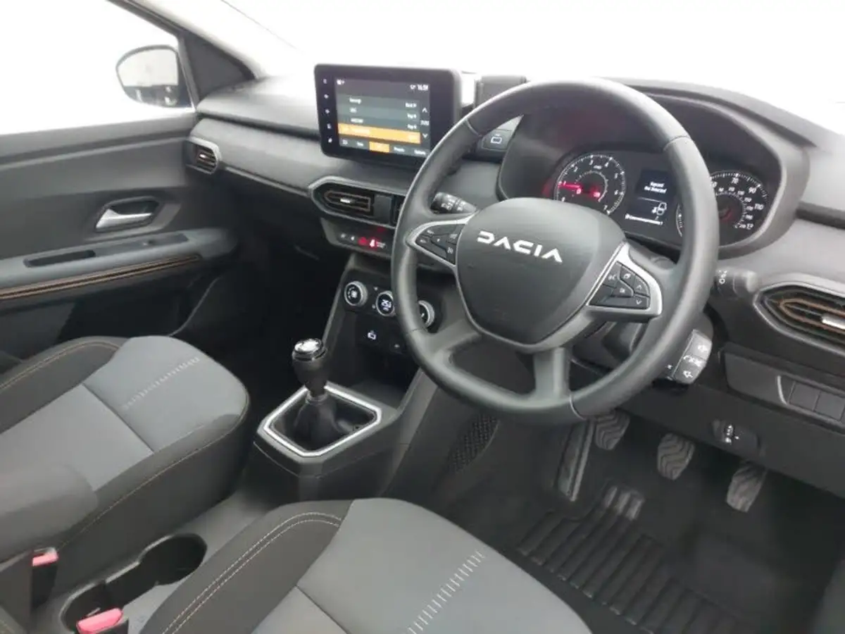 2023-dacia-sandero-stepway-10-tce-essential-90bhp-big-10