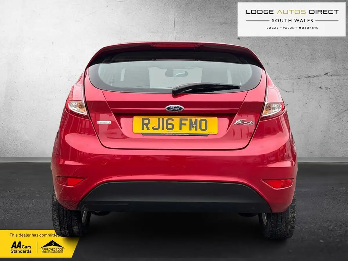 2016-ford-fiesta-10t-zetec-100ps-ecoboost-ss-5d-big-4