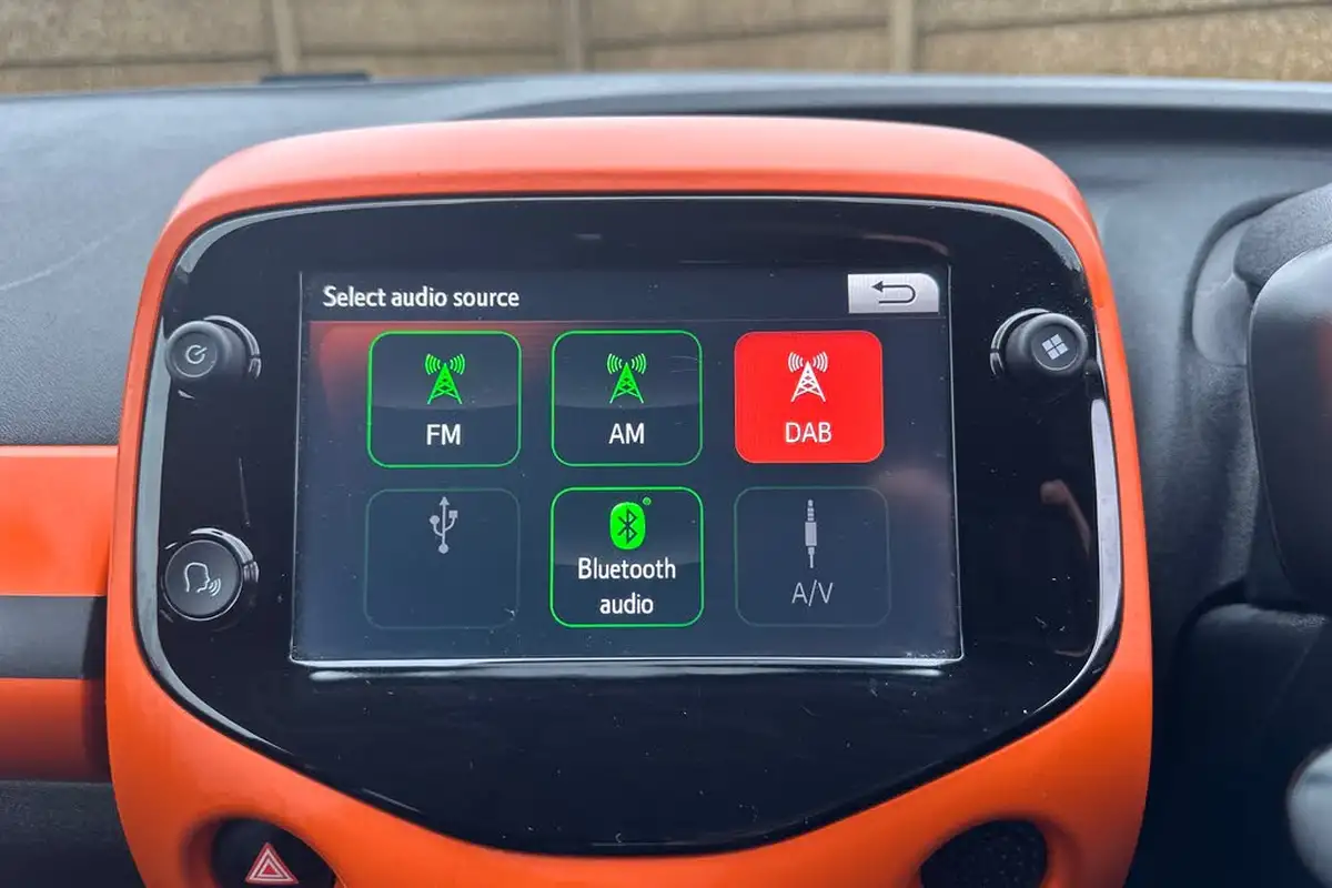 2019-citroen-c1-10-vti-airscape-urban-ride-big-36