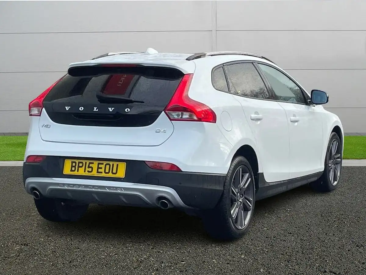 2015-volvo-v40-20td-d4-cross-country-lux-geartronic-big-6