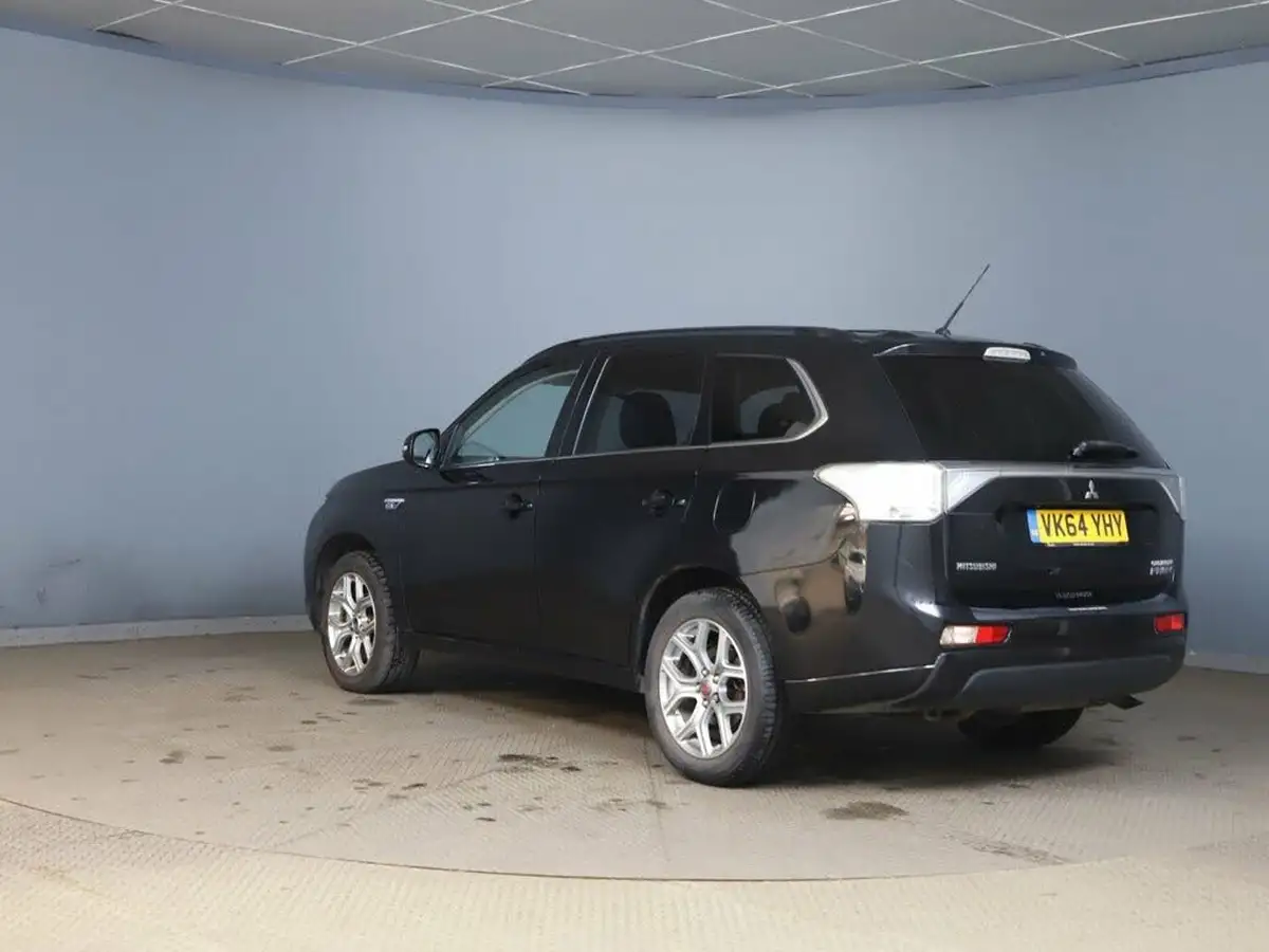 2014-mitsubishi-outlander-20-gx4h-big-1
