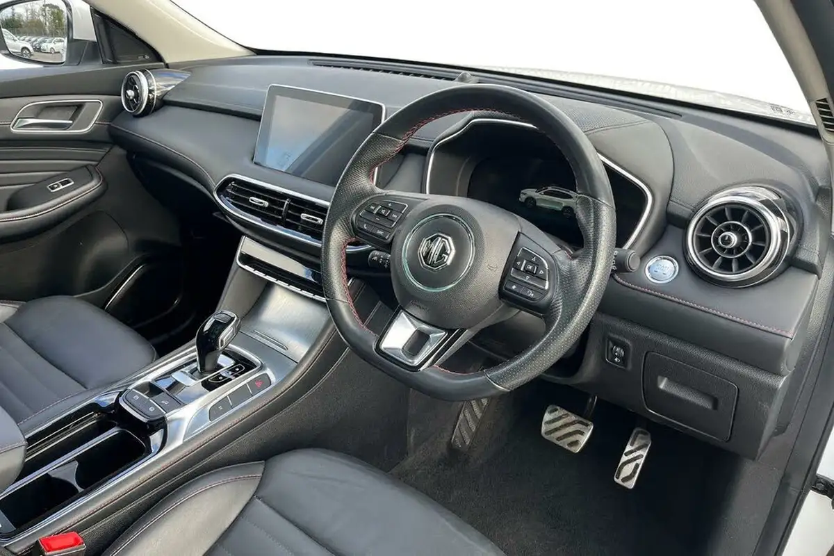 2023-mg-hs-15t-gdi-exclusive-258ps-plug-in-hybrid-auto-big-5