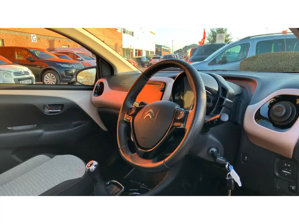 2019-citroen-c1-10-vti-elle-big-10